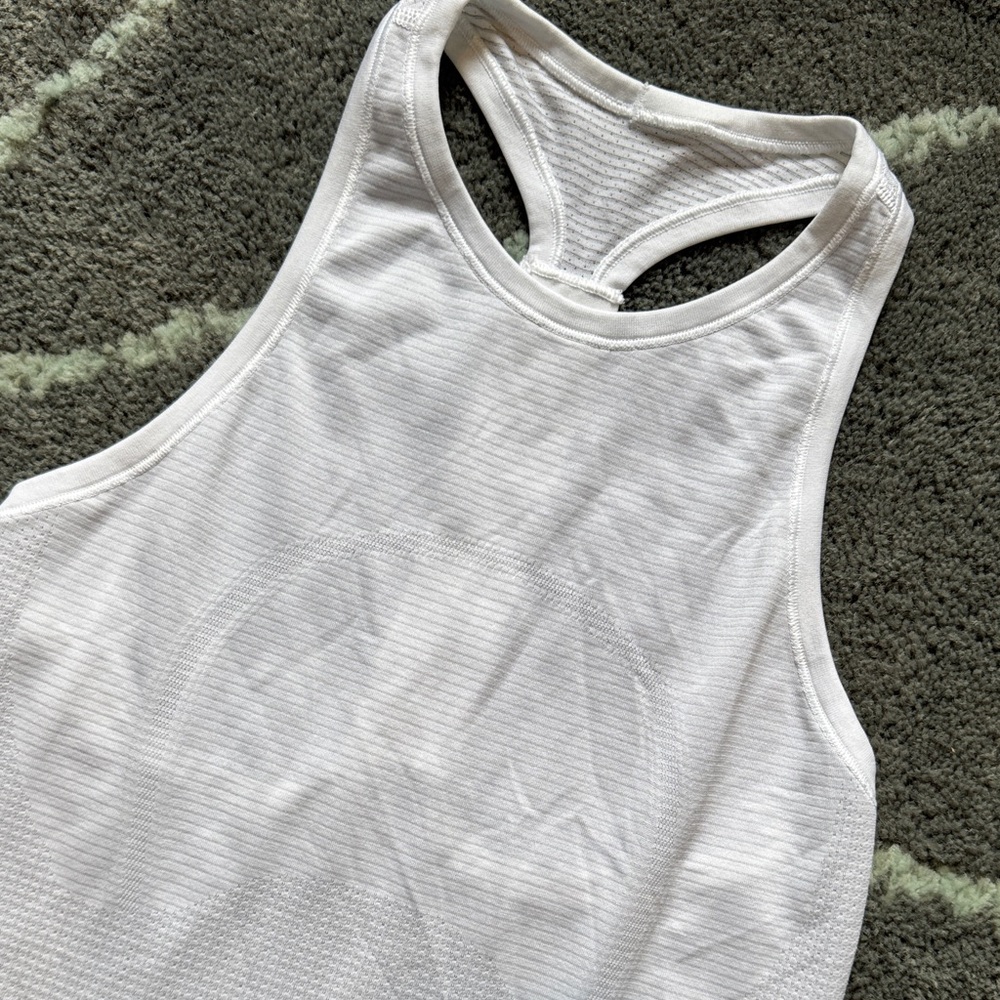 lululemon White Swiftly Tech Racerback Tank, size 4 - Picture 4 of 5